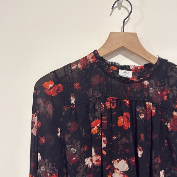 • Wilfred Aritzia • Lourdes Blouse Floral Long Sleeve
Black and Red XS - Picture 3 of 5